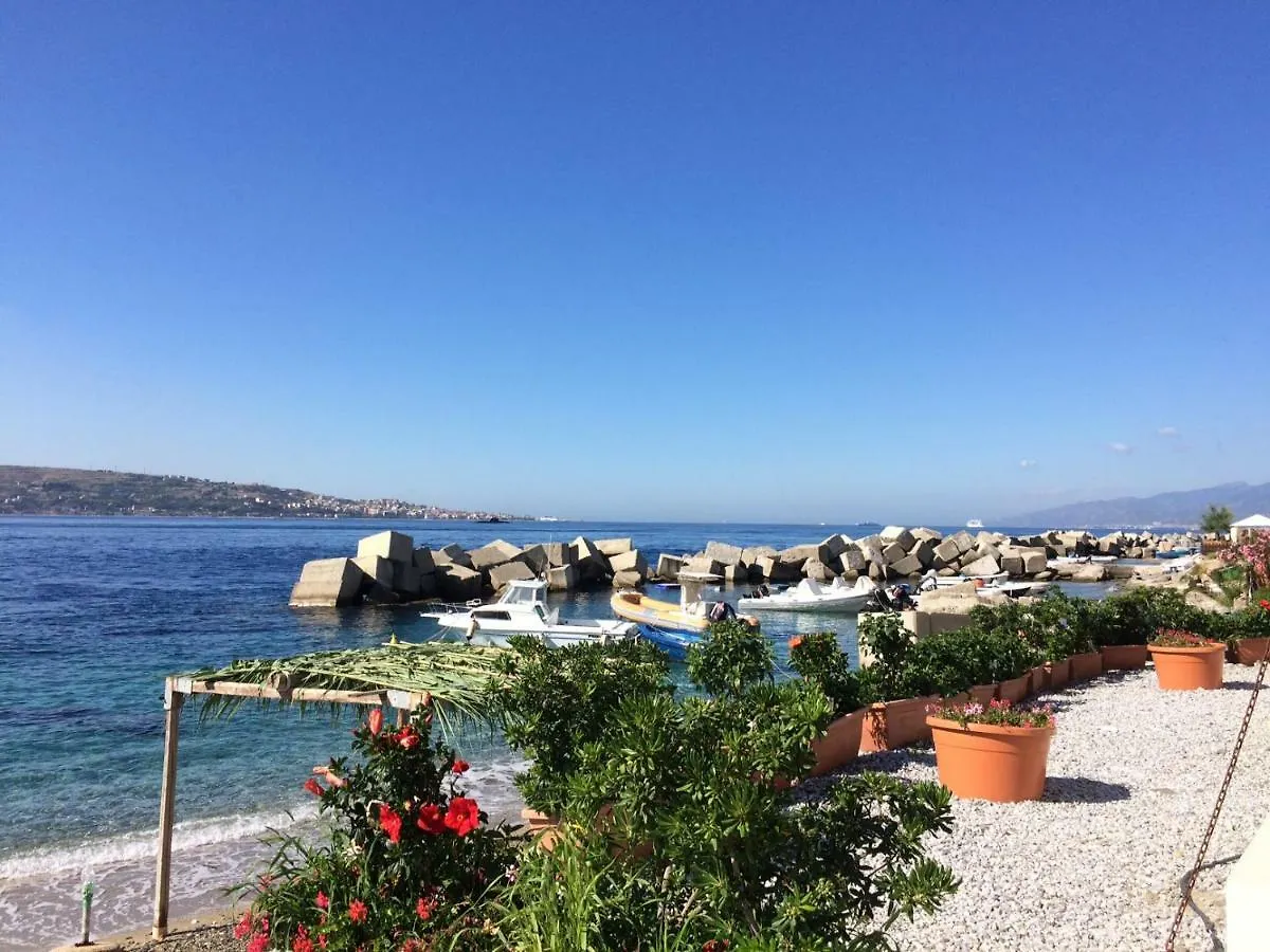 Tyrrhenian Sea Apartment Torre di Faro 0*,