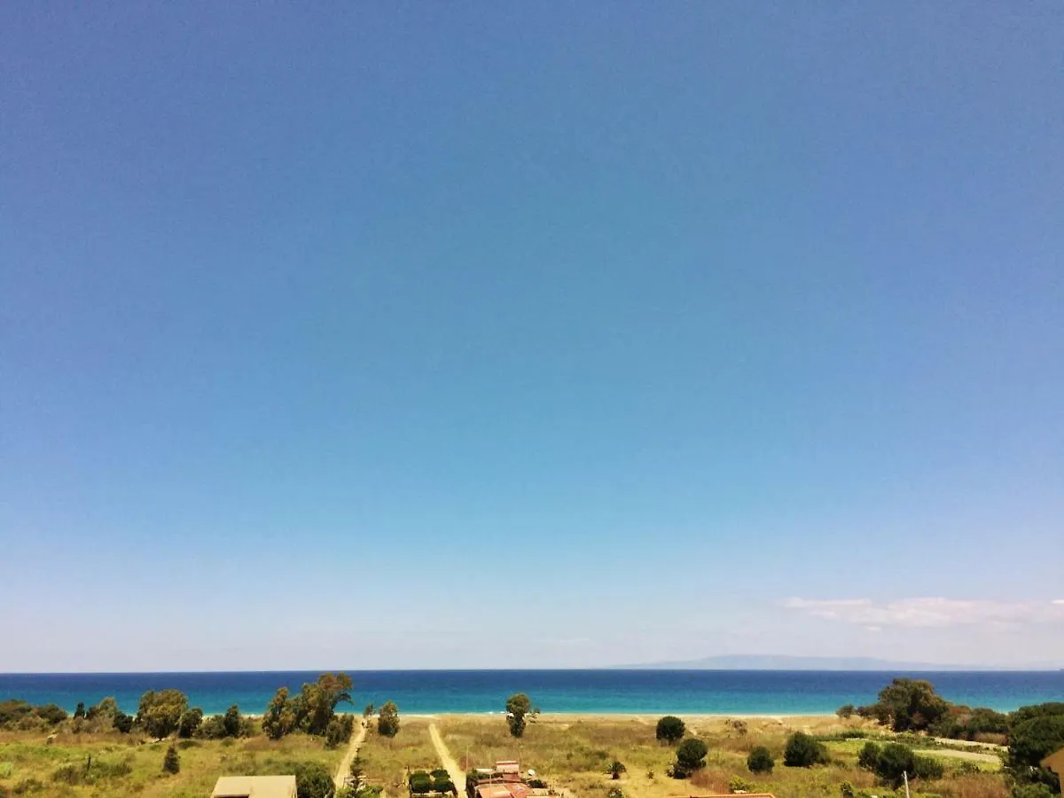 Tyrrhenian Sea Apartment Torre di Faro Σπίτι διακοπών